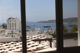 7. Art Feslegen Hotel