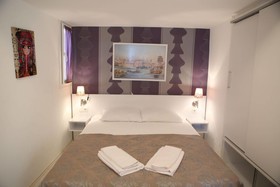 7. Art Feslegen Hotel