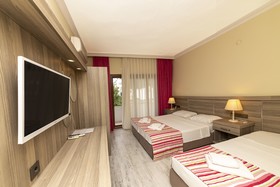 Ali’s Hotel Restaurant Beach