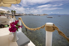 Ali’s Hotel Restaurant Beach