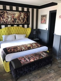 Art & Interiors Boutique Hotel
