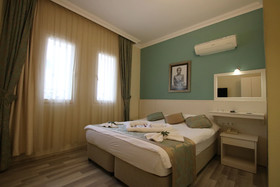 Artemis Hotel