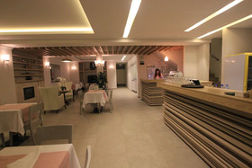 Artemis Hotel