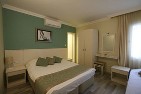 Artemis Hotel