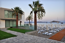 Luga Boutique Hotel  -  Beach & Restaurant