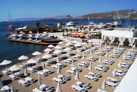 Luga Boutique Hotel  -  Beach & Restaurant