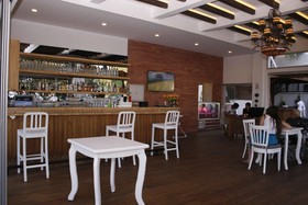 Meggs Otel & Beach Restaurant