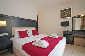 Omer Aybak Beach Hotel