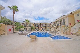 Omer Aybak Beach Hotel