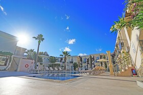 Omer Aybak Beach Hotel
