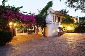 Karianda Hotel
