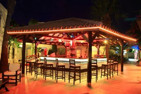 Club Paloma Apartments