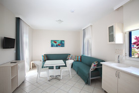 Club Paloma Apartments