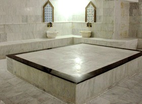 Queen Residence By Important Group Travel