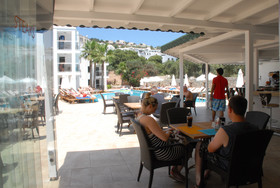 Queen Residence By Important Group Travel