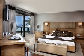 Maira Deluxe Resort Hotel