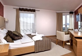 Maira Deluxe Resort Hotel