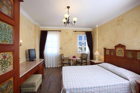 Elementa Boutique Hotel