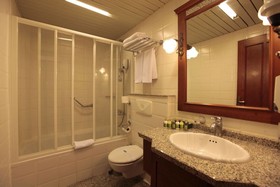 Elementa Boutique Hotel