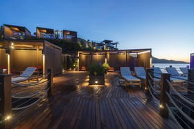 Highend Hotel & Residance