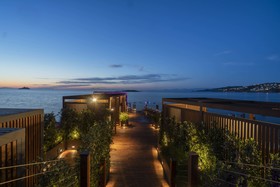 Highend Hotel & Residance