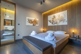 Highend Hotel & Residance