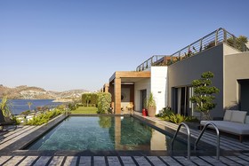 Highend Hotel & Residance