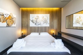 Highend Hotel & Residance