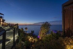 Highend Hotel & Residance