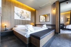 Highend Hotel & Residance