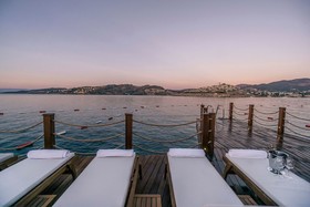 Highend Hotel & Residance