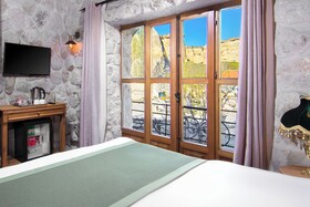 Cavusin Stone House