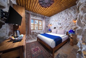 Cavusin Stone House