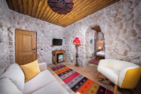 Cavusin Stone House
