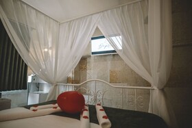 Daphne Cave Hotel