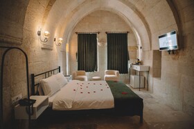 Daphne Cave Hotel