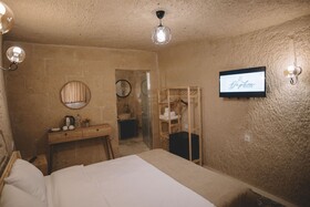 Daphne Cave Hotel
