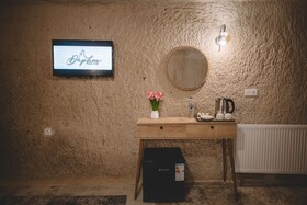 Daphne Cave Hotel