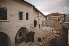 Daphne Cave Hotel