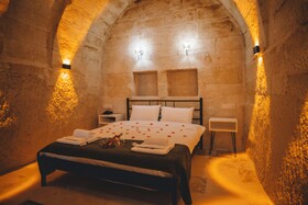 Daphne Cave Hotel