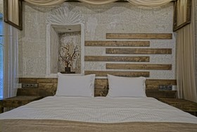 Lemon Cave Suite And Cafe