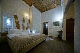 Lemon Cave Suite And Cafe