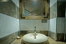 Lemon Cave Suite And Cafe
