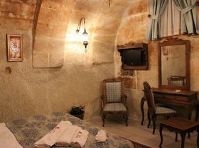 Fairyland Cave Hotel