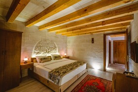 Mesken Cave Suites