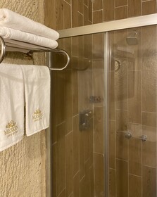 Mesken Cave Suites