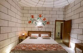 Mesken Cave Suites