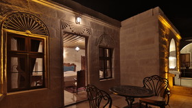 Phocas Cave Suites