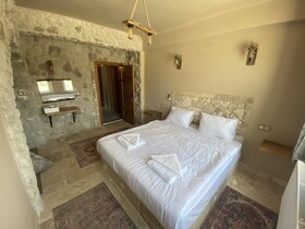 Ala Stone Hotel