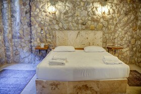 Ala Stone Hotel